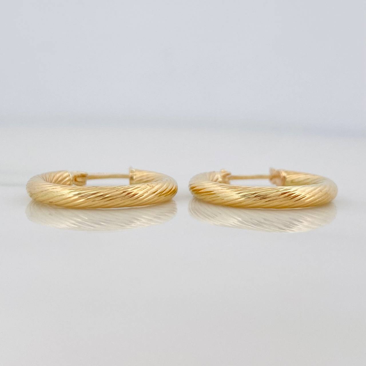 Hoop Earrings Lore 1.6g / 3/4 in 18K Yellow Gold