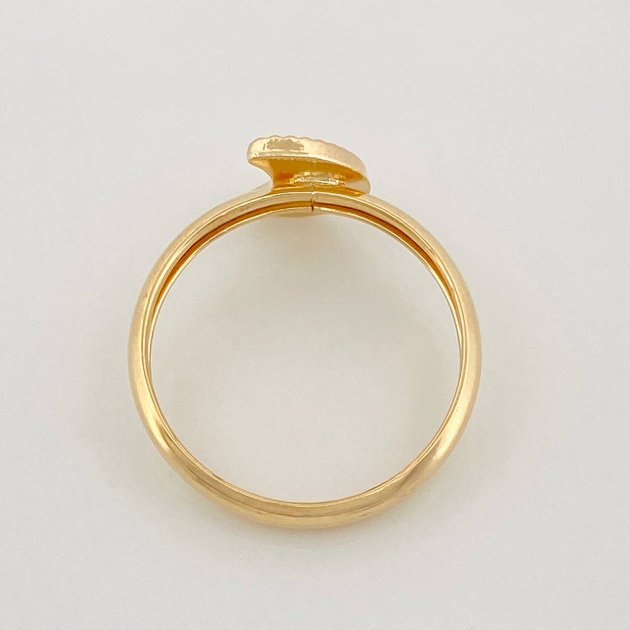 Half Moon Ring 1g / Size 7 1/2 Yellow Gold 18K