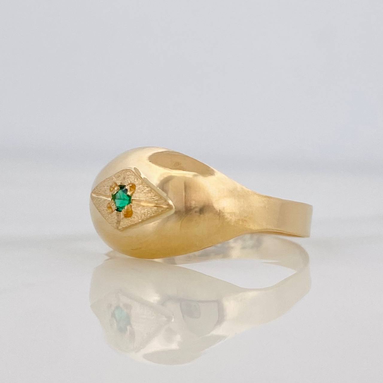 Imperial Eye Ring 1.25g / Size 6 1/2 Yellow Gold 18K