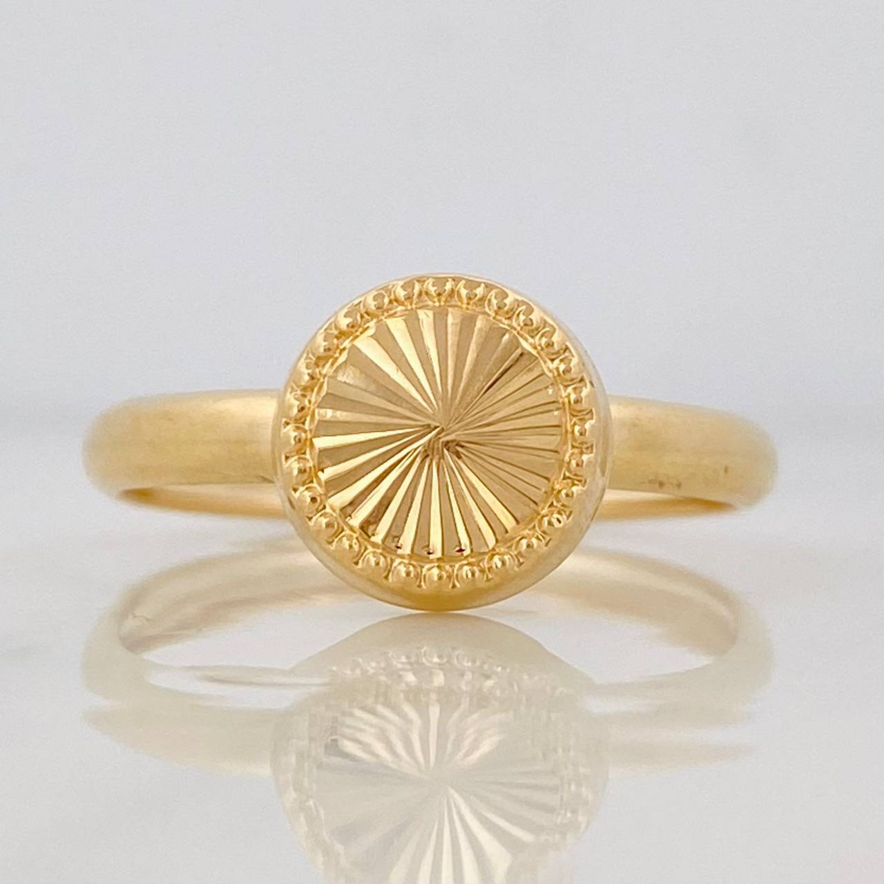 Circle Ring 1.15g / Size 9 3/4 Yellow Gold 18K