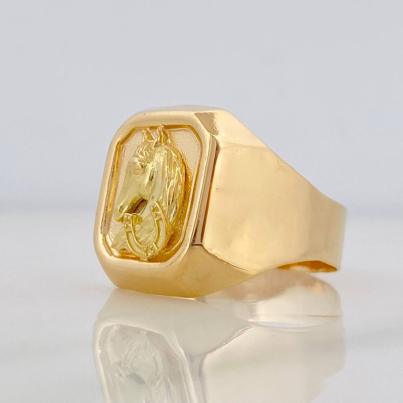 Anillo Caballo Herradura 3.85g / T8 3/4 Oro Amarillo 18K
