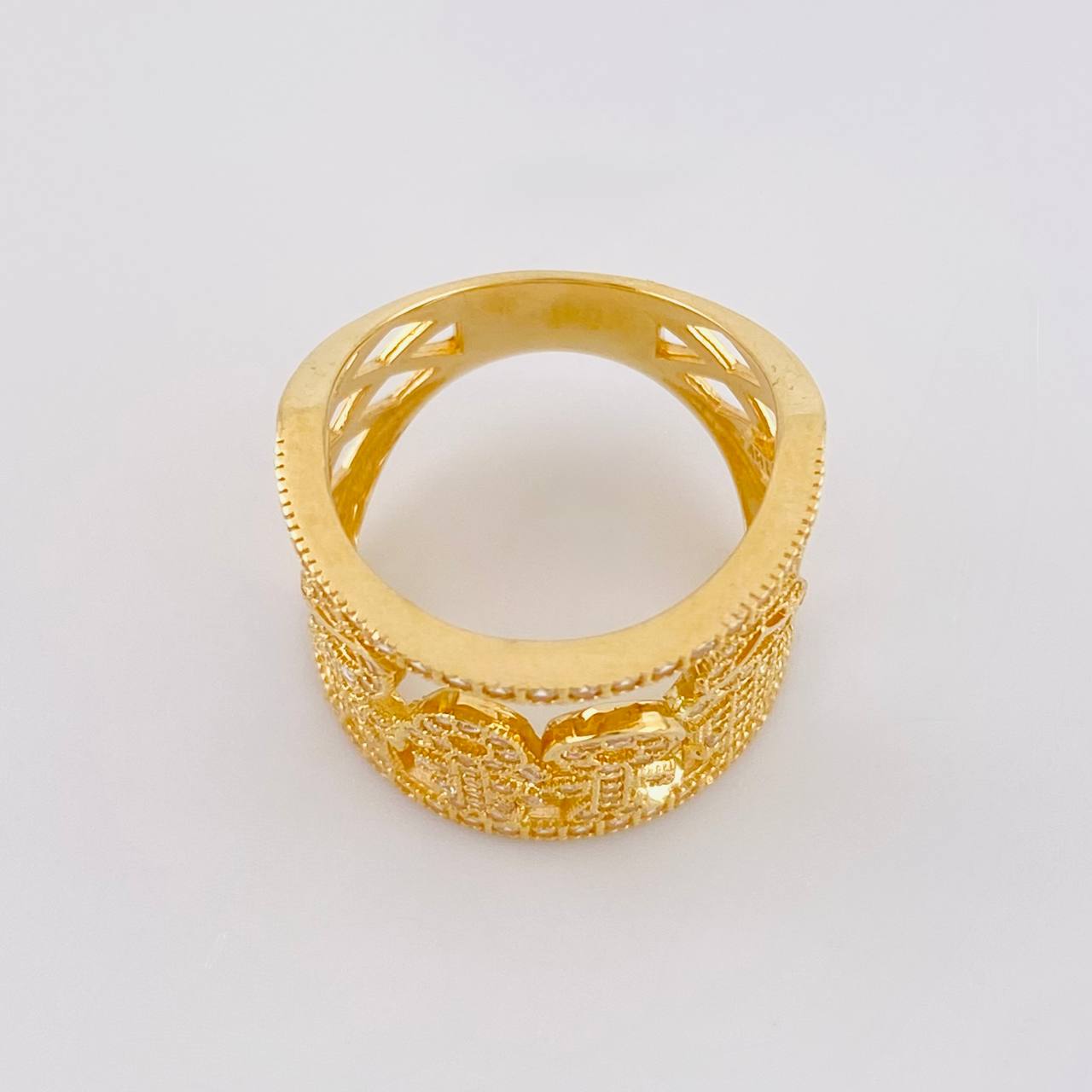 Family Ring 6.6g / Size 5 3/4 Yellow Gold 18K