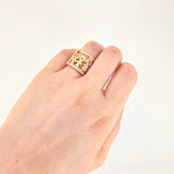 Family Ring 6.6g / Size 5 3/4 Yellow Gold 18K
