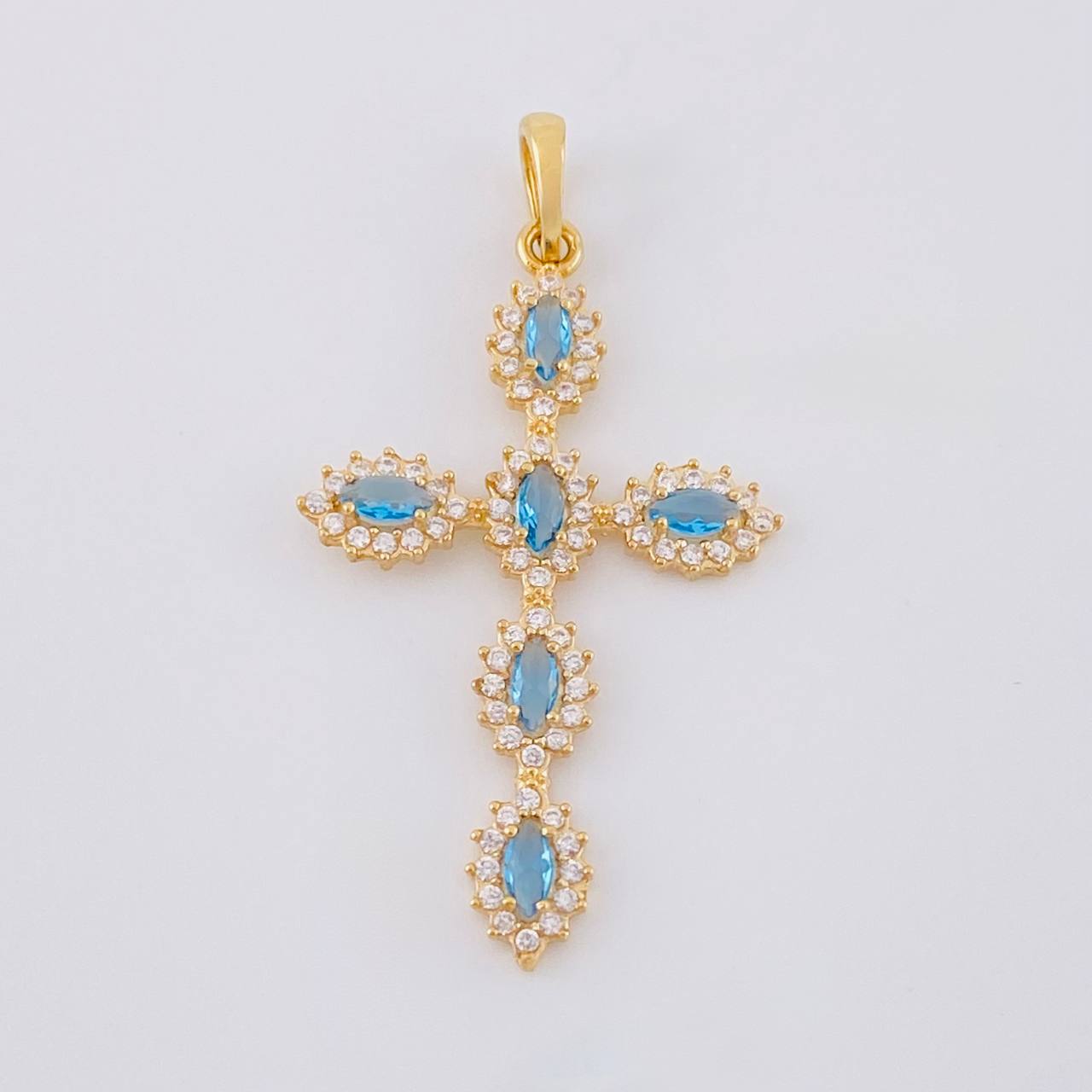 Dije Cruz Tupida Ovalada 1.75g / 1 1/2 in Oro Amarillo 18K
