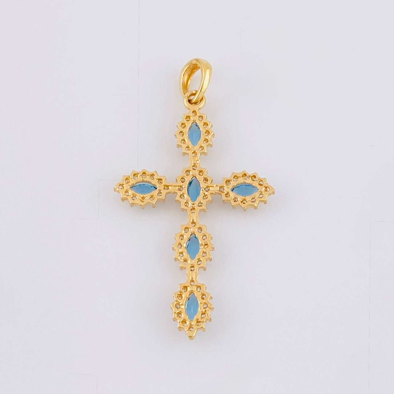 Dije Cruz Tupida Ovalada 1.75g / 1 1/2 in Oro Amarillo 18K