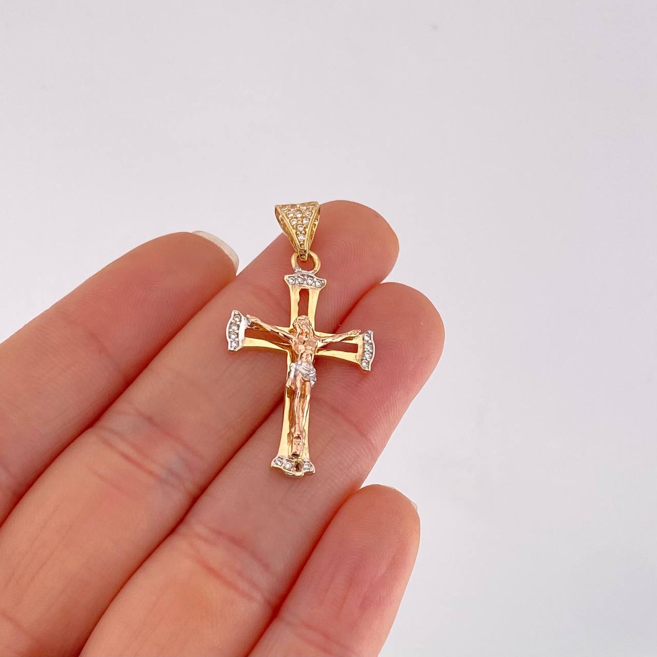 Dije Cruz Cristo 2.7g / 1 1/2 in Tres Oros 18K