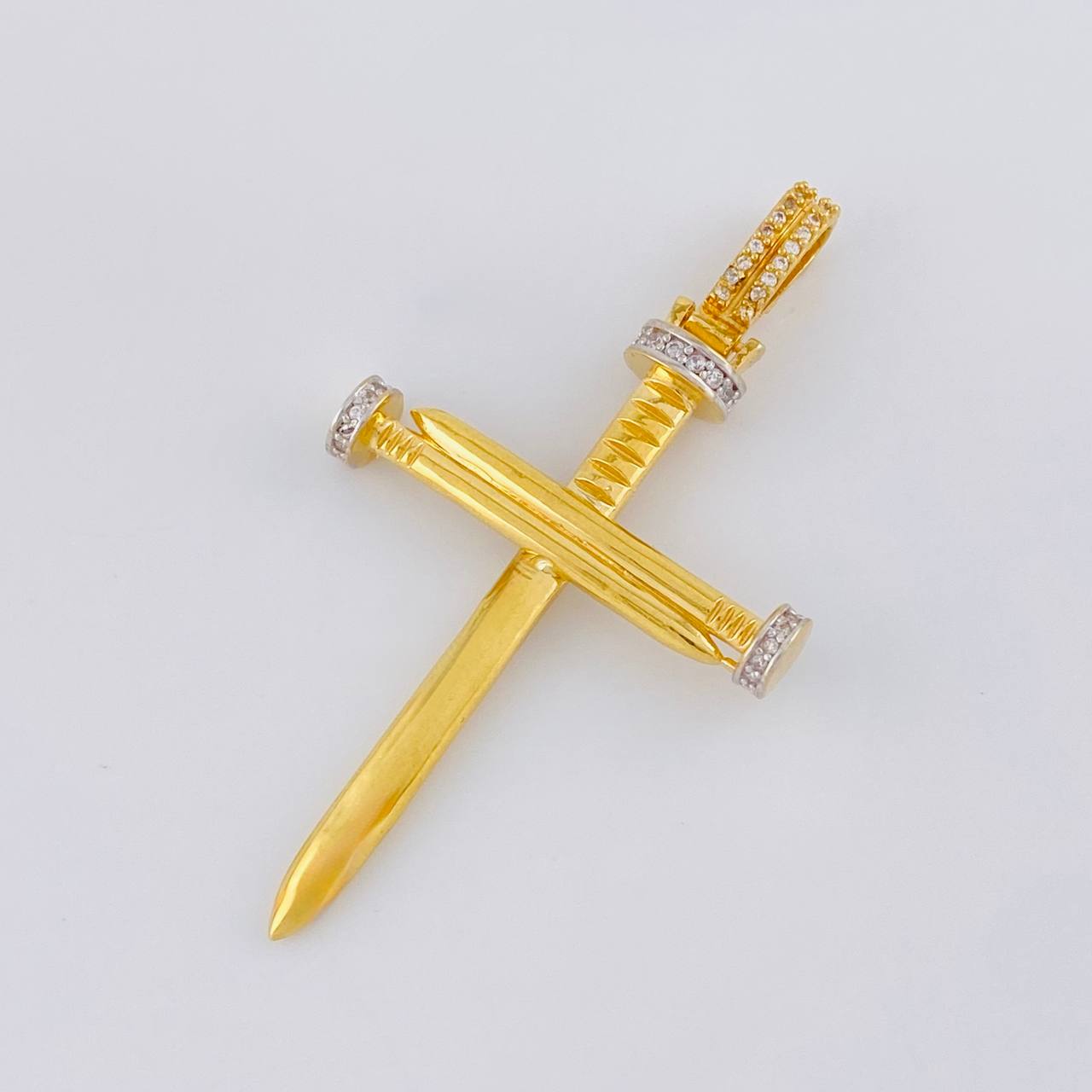 Dije Cruz Clavo 6.55g / 2 1/4 in Oro Amarillo 18K