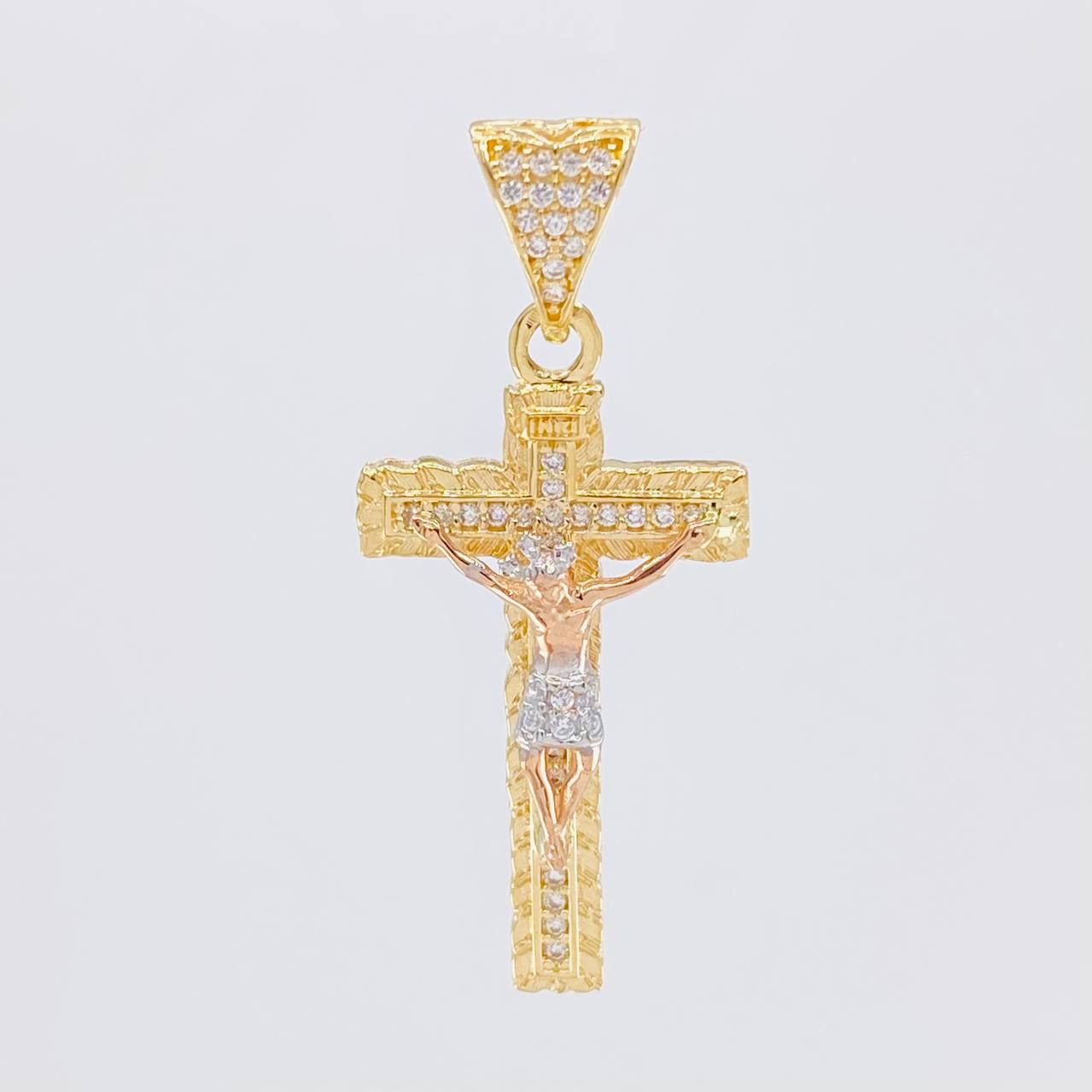 Dije Cruz Cristo 3.95g / 1 1/2 in Tres Oros 18K