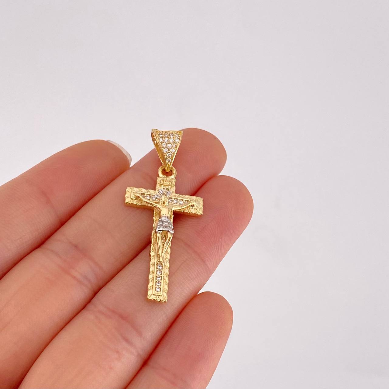 Pendant Cross Christ 3.95g / 1 1/2 in Yellow Gold 18K