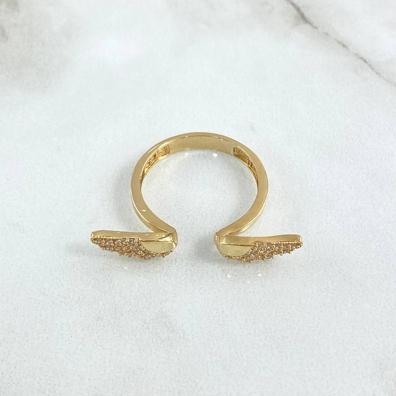 Hug Ring 3.05gr / Size 7 1/2 / Curved Wings White Zircons 18K Yellow Gold *