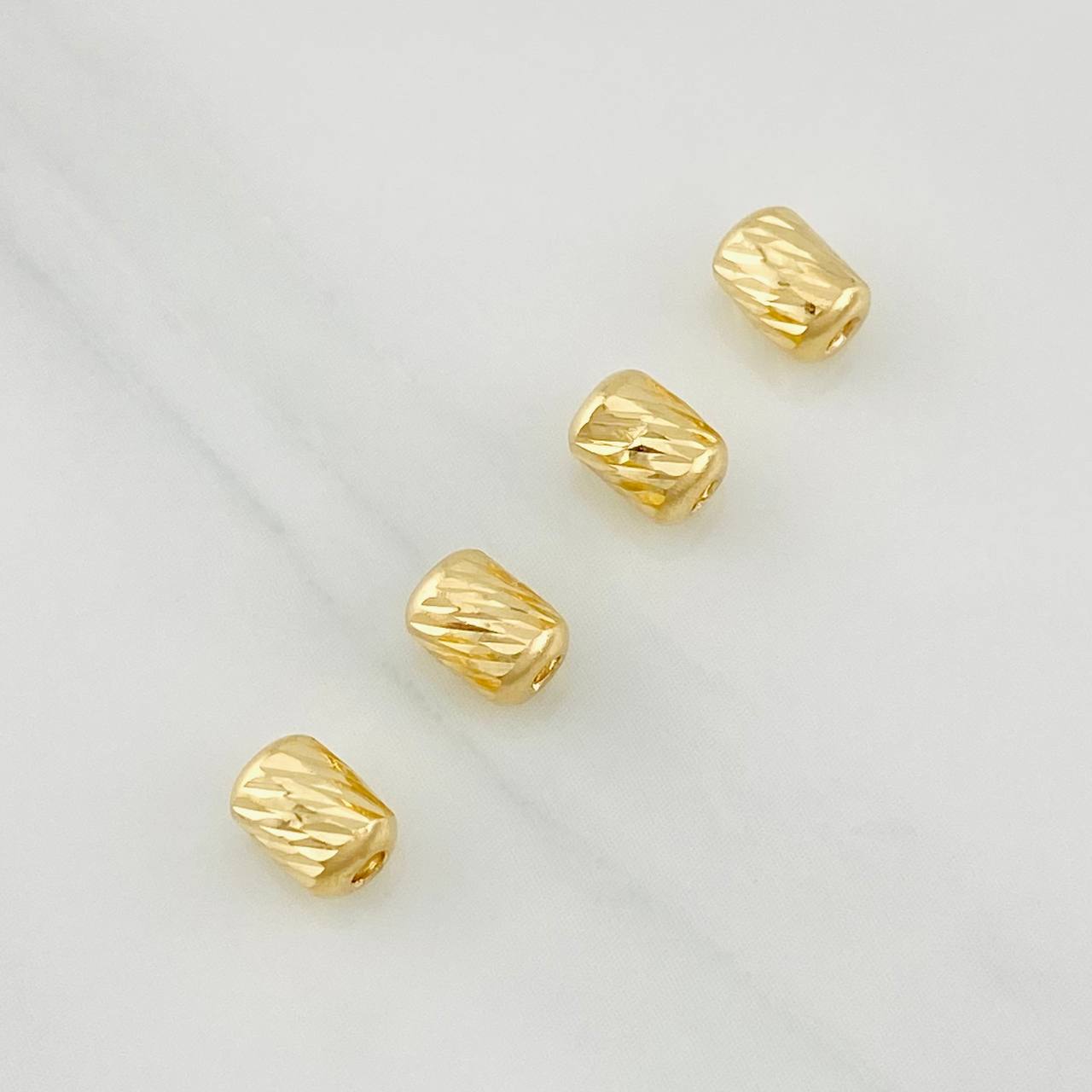 Herraje Cilindro 0.15g / 1/4 / 4mm in Oro Amarillo 18K