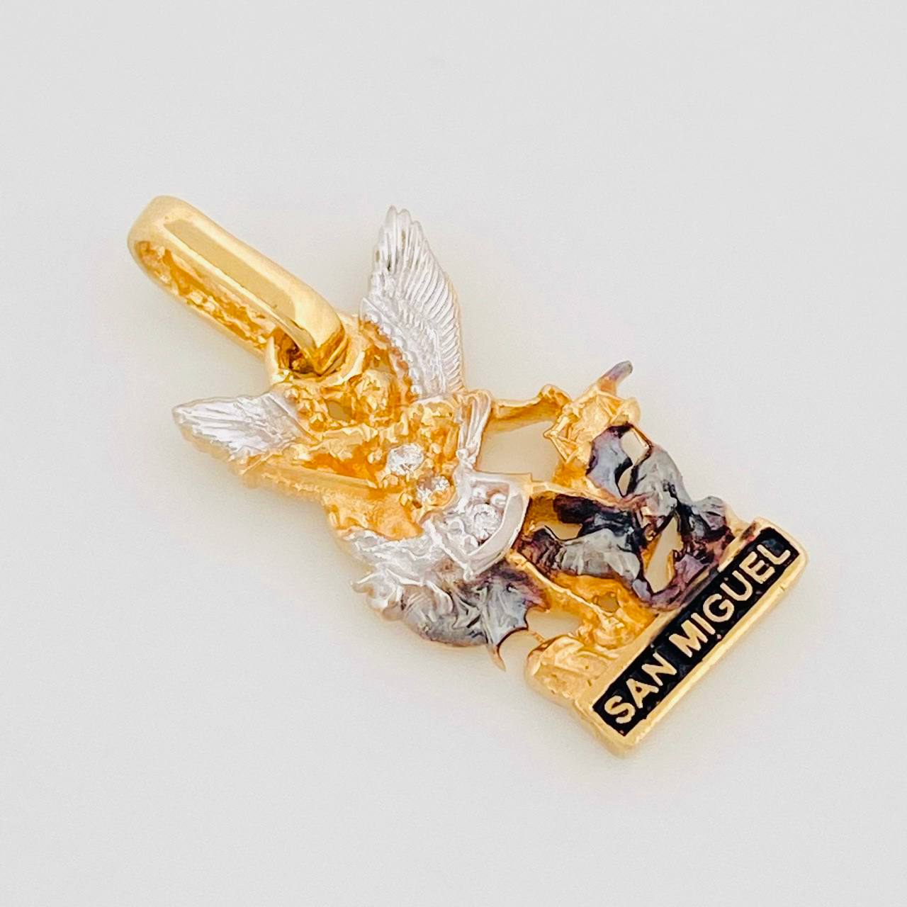 Pendant San Miguel Arcangel 1.75g / 3/4 in Three Golds 18K