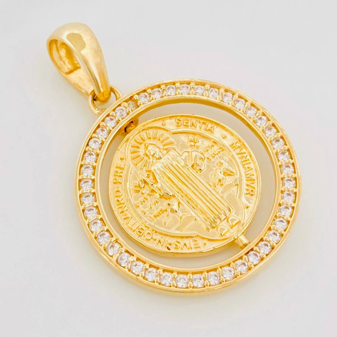 Dije San Benito Móvil 4.85g / 1 1/4 in Oro Amarillo 18K