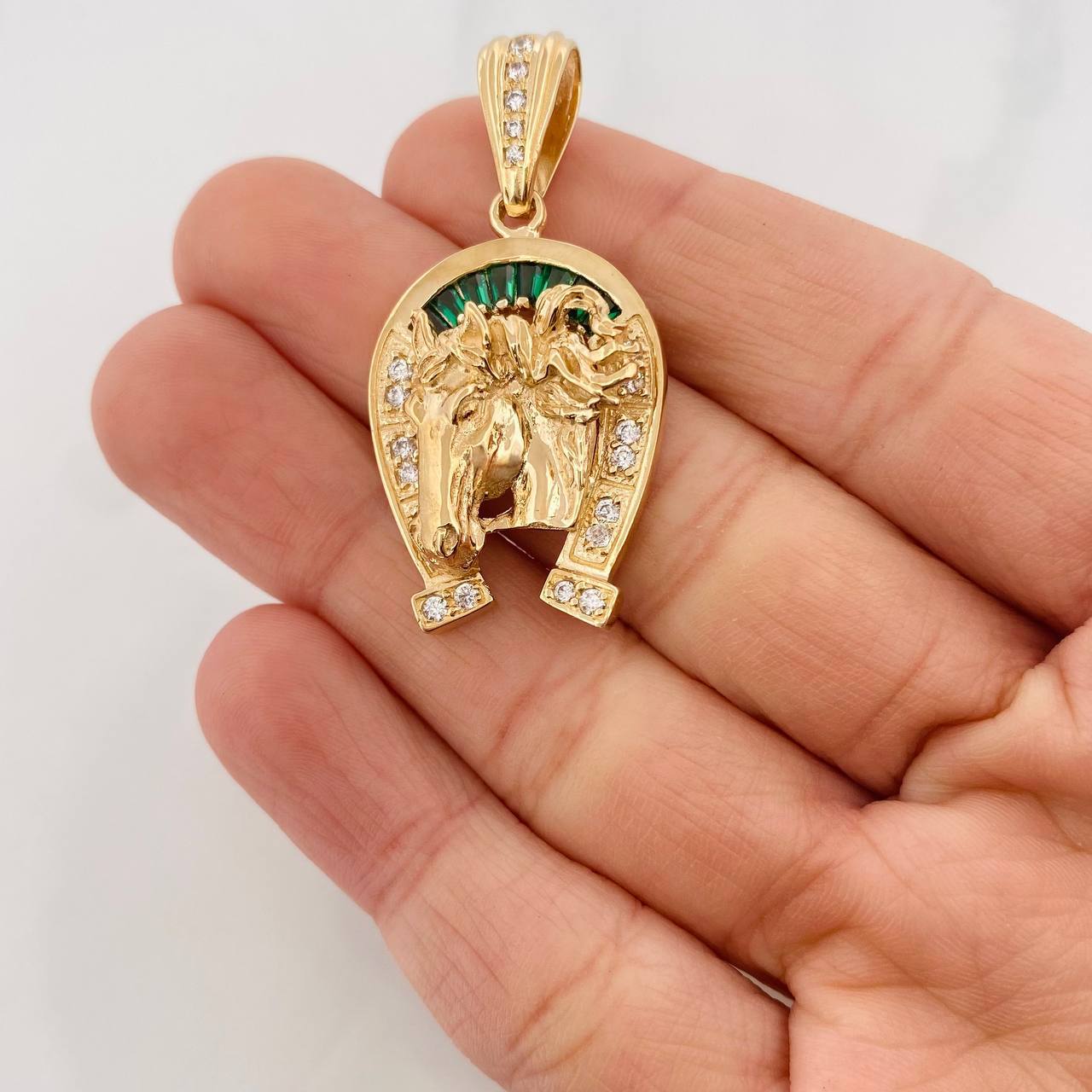 Pendant Horseshoe 9.25g / 1 3/4 in 18K Yellow Gold
