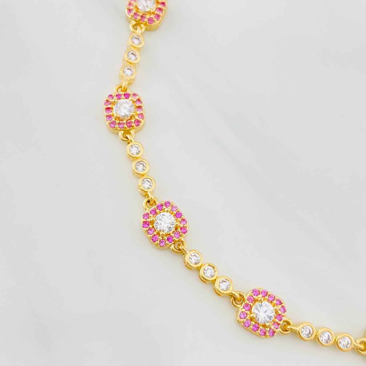 Bracelet Halo Tennis 9.55g / 7 1/4 in / 2.72mm Yellow Gold 18K
