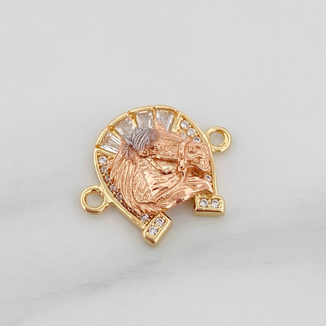 Charm Horseshoe 2.4 g / 3/4 in Three Golds 18K