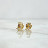 Topos Letra J 0.65gr / 6mm Circones blancos Oro Amarillo 18K