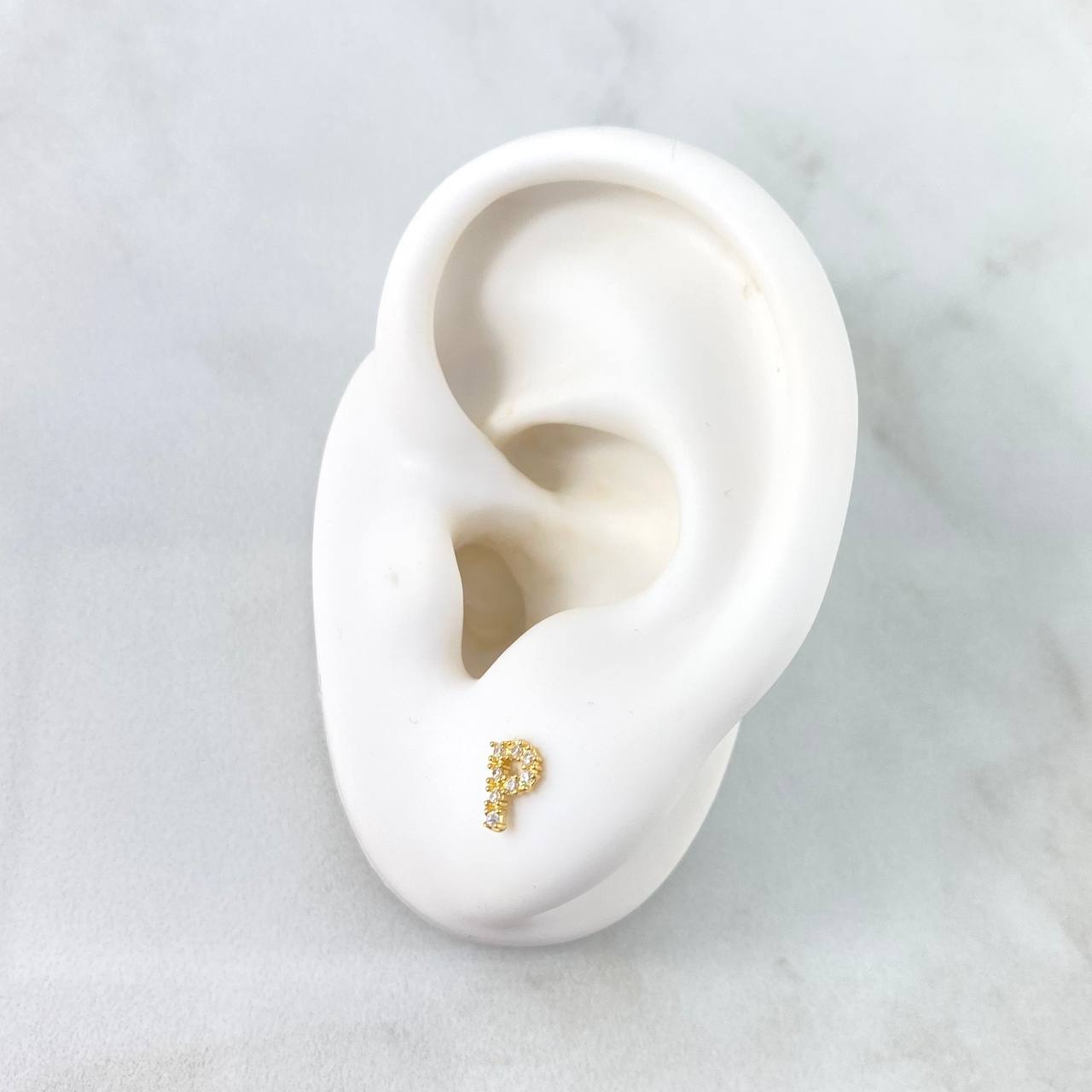 Stud Earrings Letter P 0.65gr / 6mm White Zircons Yellow Gold