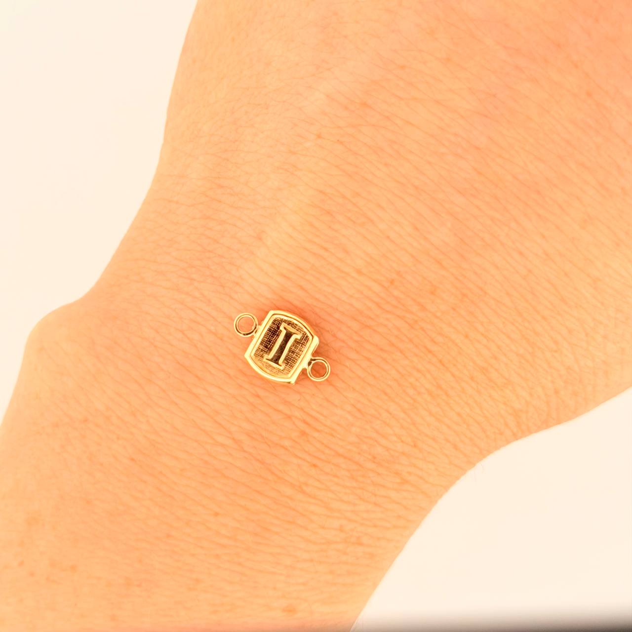 Herraje Letra I 0.3gr / 1/2 in / Oro Amarillo 18K ©