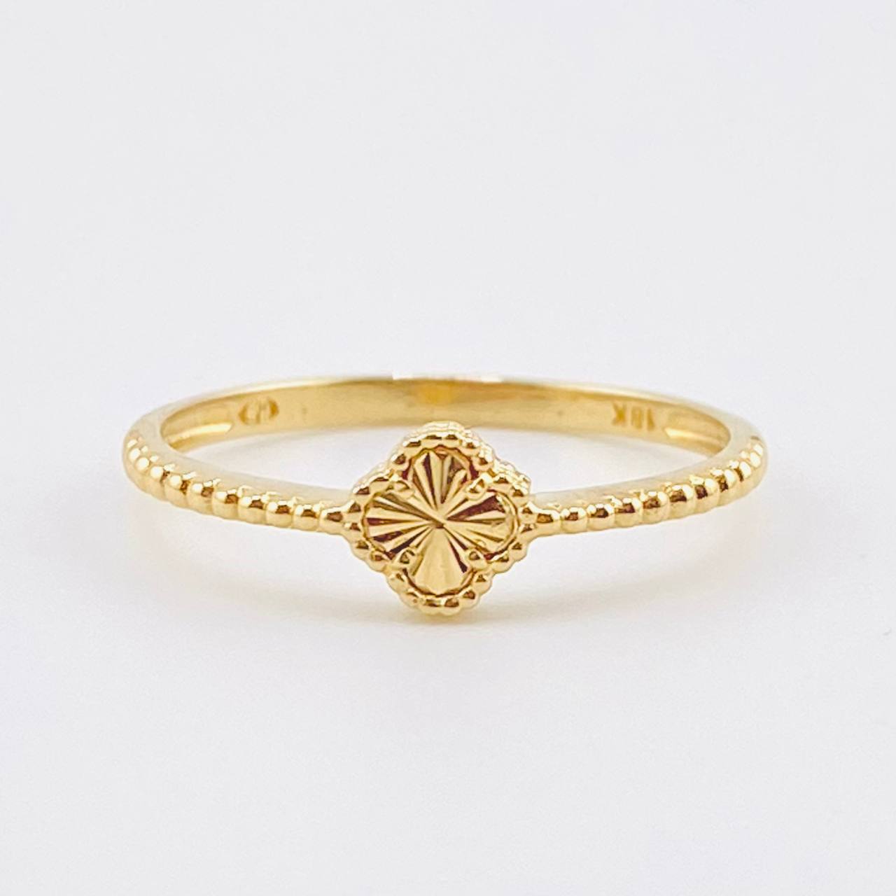 Anillo Trebol Dorado 1.55gr / T7 3/4 / Oro Amarillo Nac.Esp. 18K ©