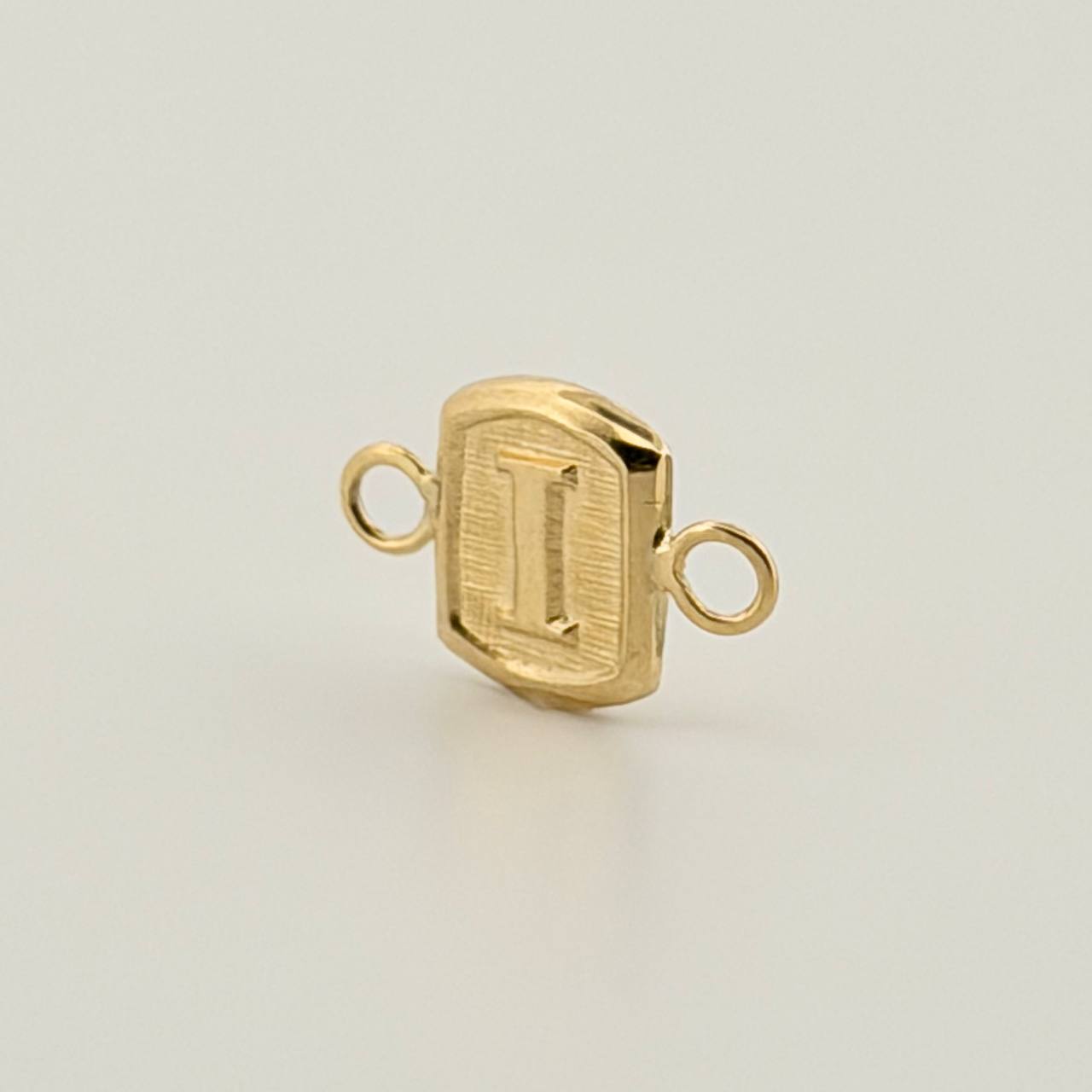 Herraje Letra I 0.3gr / 1/2 in / Oro Amarillo 18K