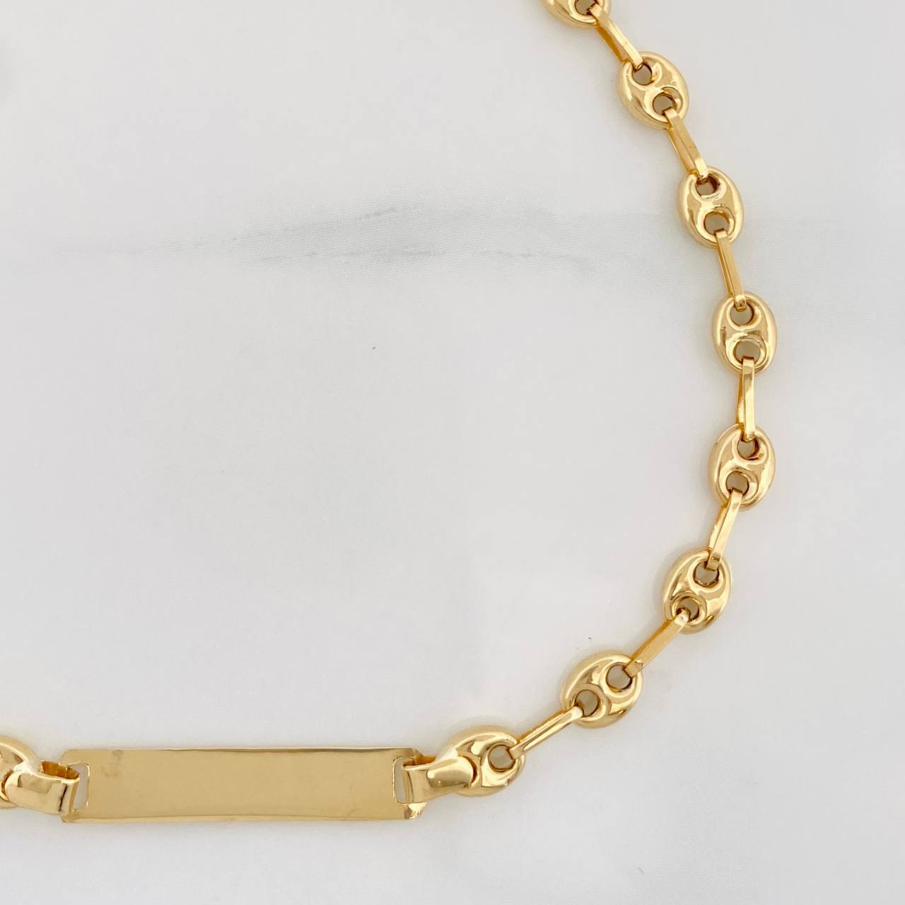 Bracelet GC Rectangular Plate 2.1g / 6 3/4 in / 3.93mm Yellow Gold 18K