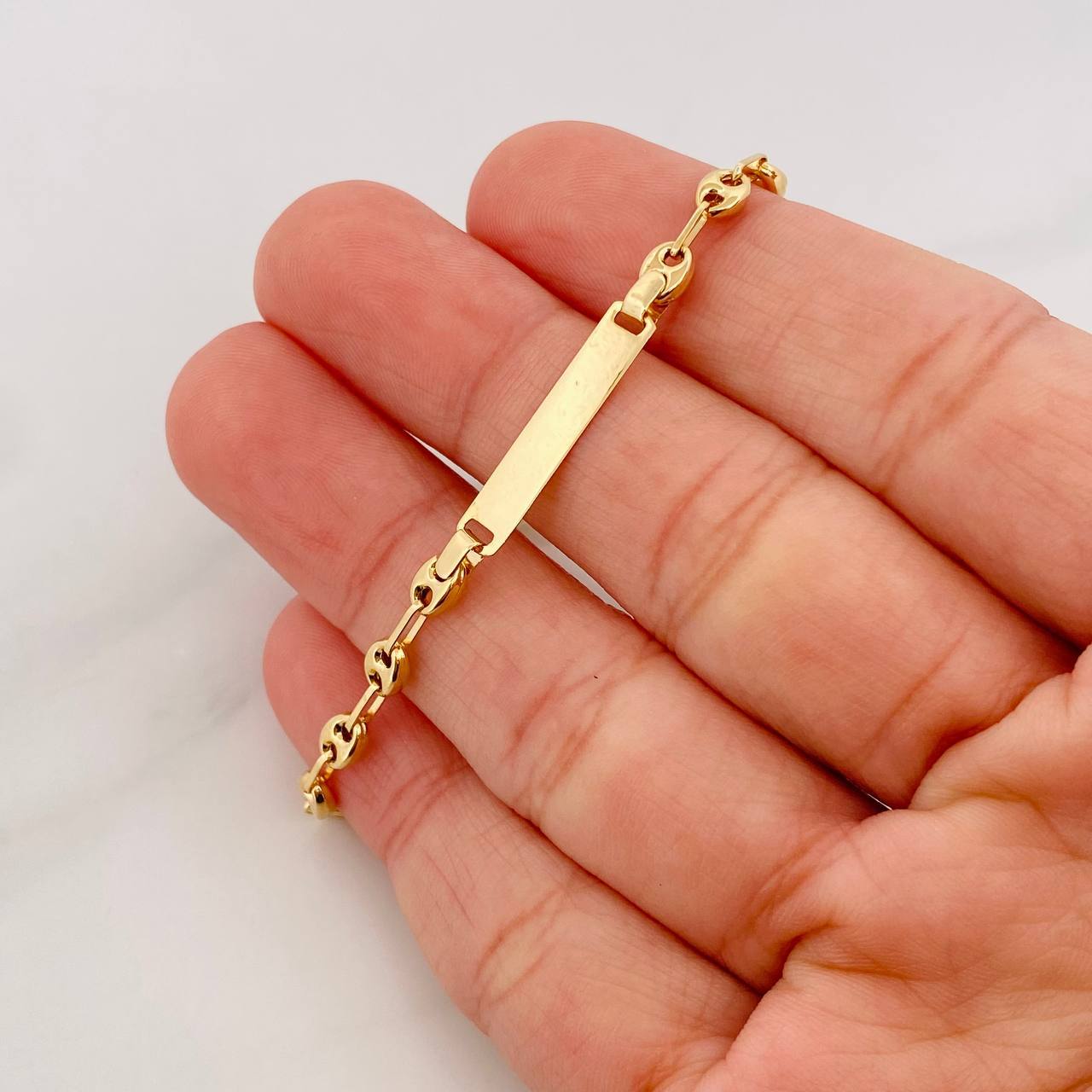 Bracelet GC Rectangular Plate 2.1g / 6 3/4 in / 3.93mm Yellow Gold 18K