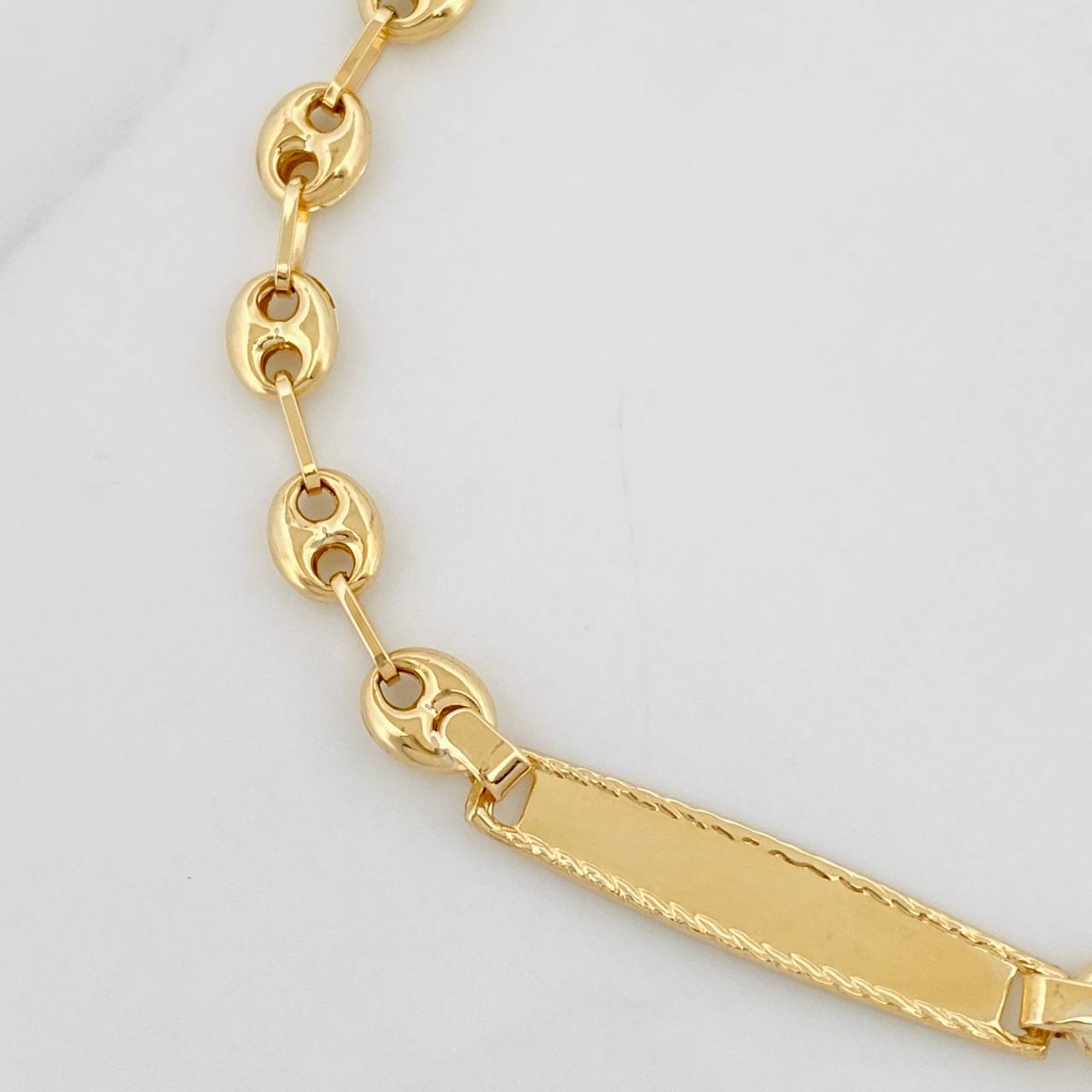 Pulso GC Rectangular 1.95g / 6 in / 3.46mm Oro Amarillo 18K