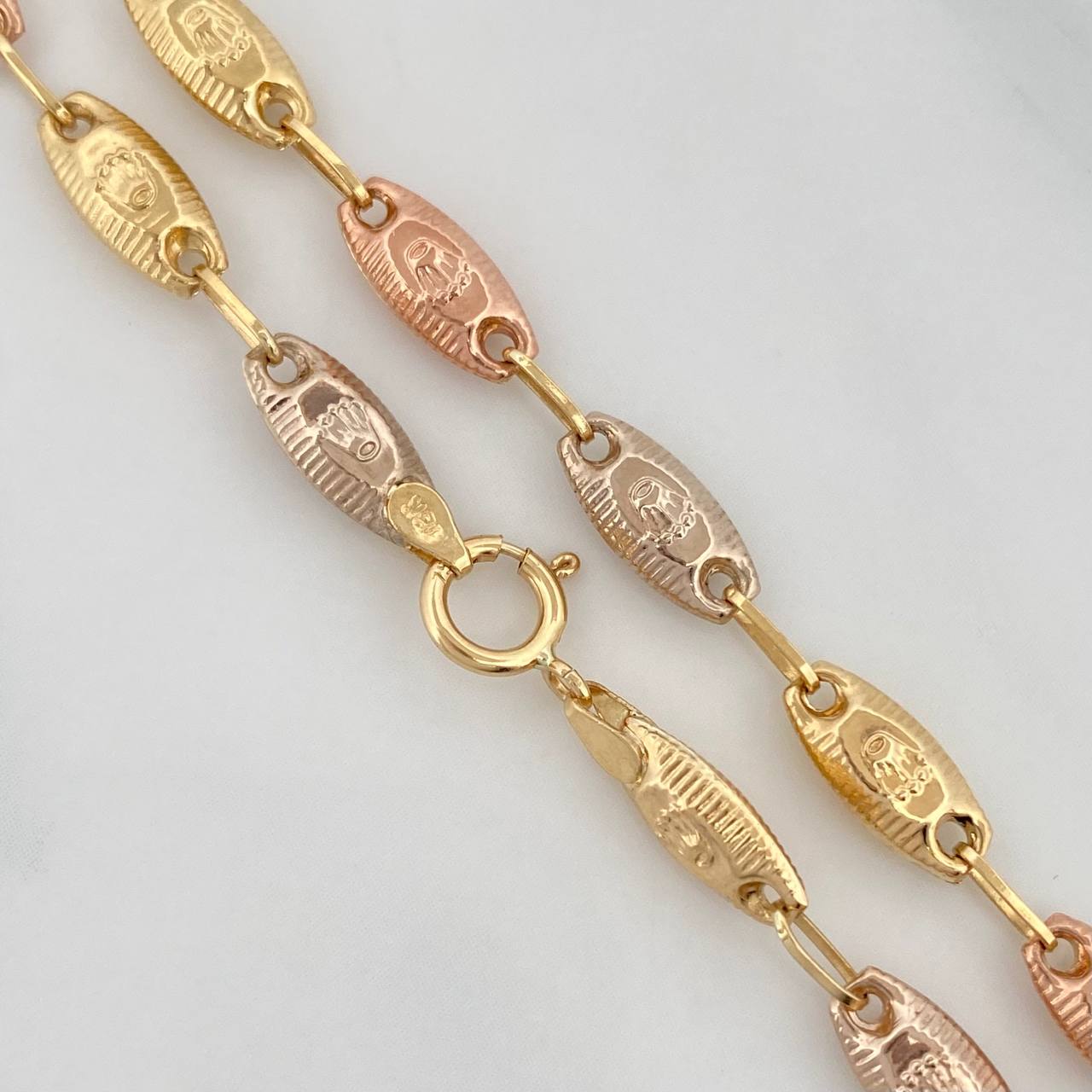 Rustic Chain Crown 10.05g / 24 in / 4.34mm Three Golds 18K