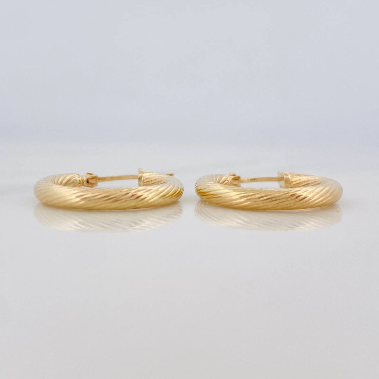 Hoop Earrings Mary 1.55g / 3/4 in Yellow Gold 18K