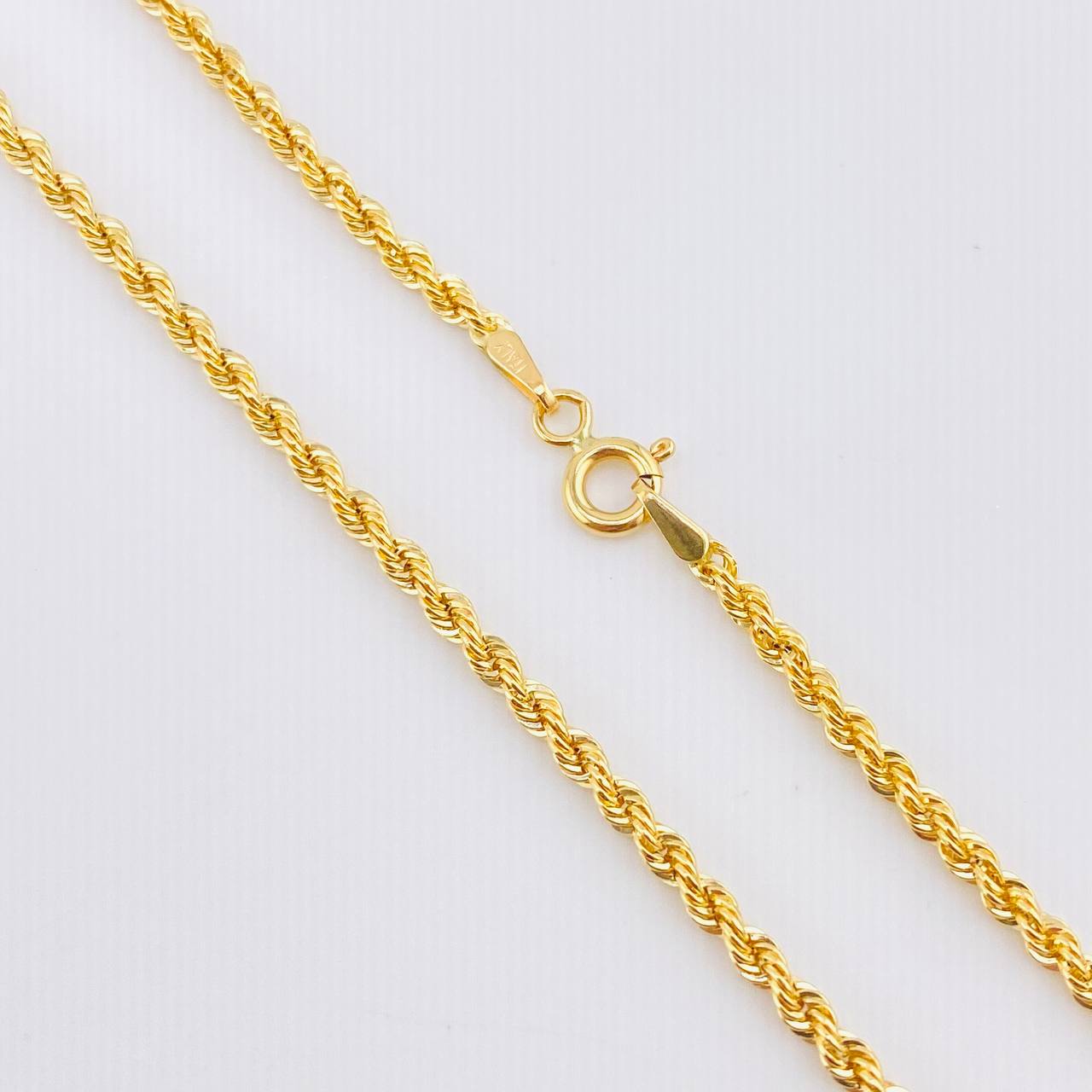 Cadena Lazo 2.3g / 16 in / 2.1mm Oro Amarillo 18K