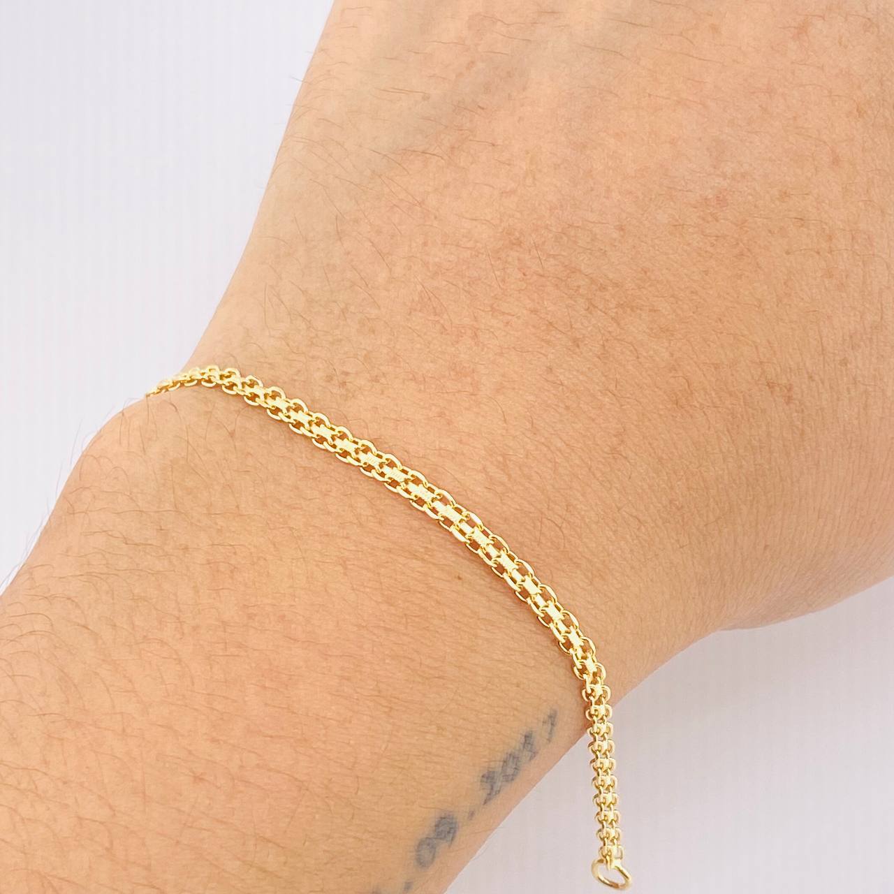 Pulso Chino 2.4gr / 7 1/4 in / 2.4mm Oro Amarillo +1 18K ©