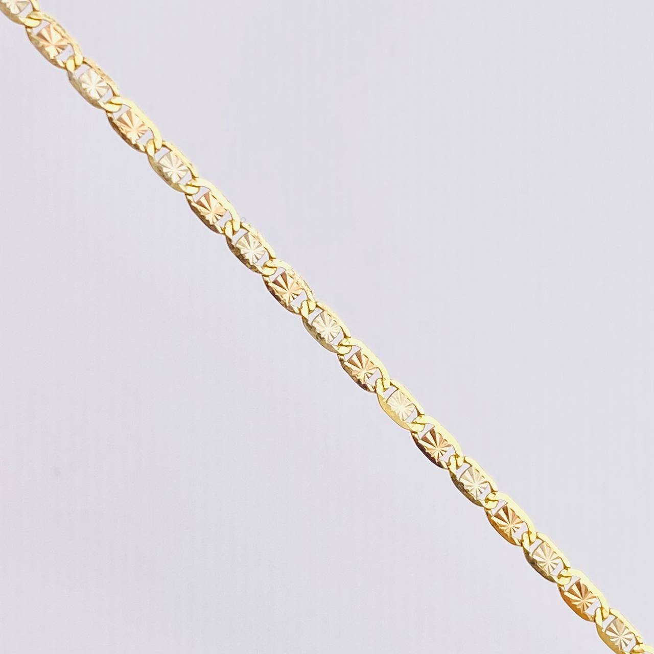 Diamond Cut Flat Mariner Chain 2.3gr / 19 3/4 in / 1.8mm Three Golds +3 18K *