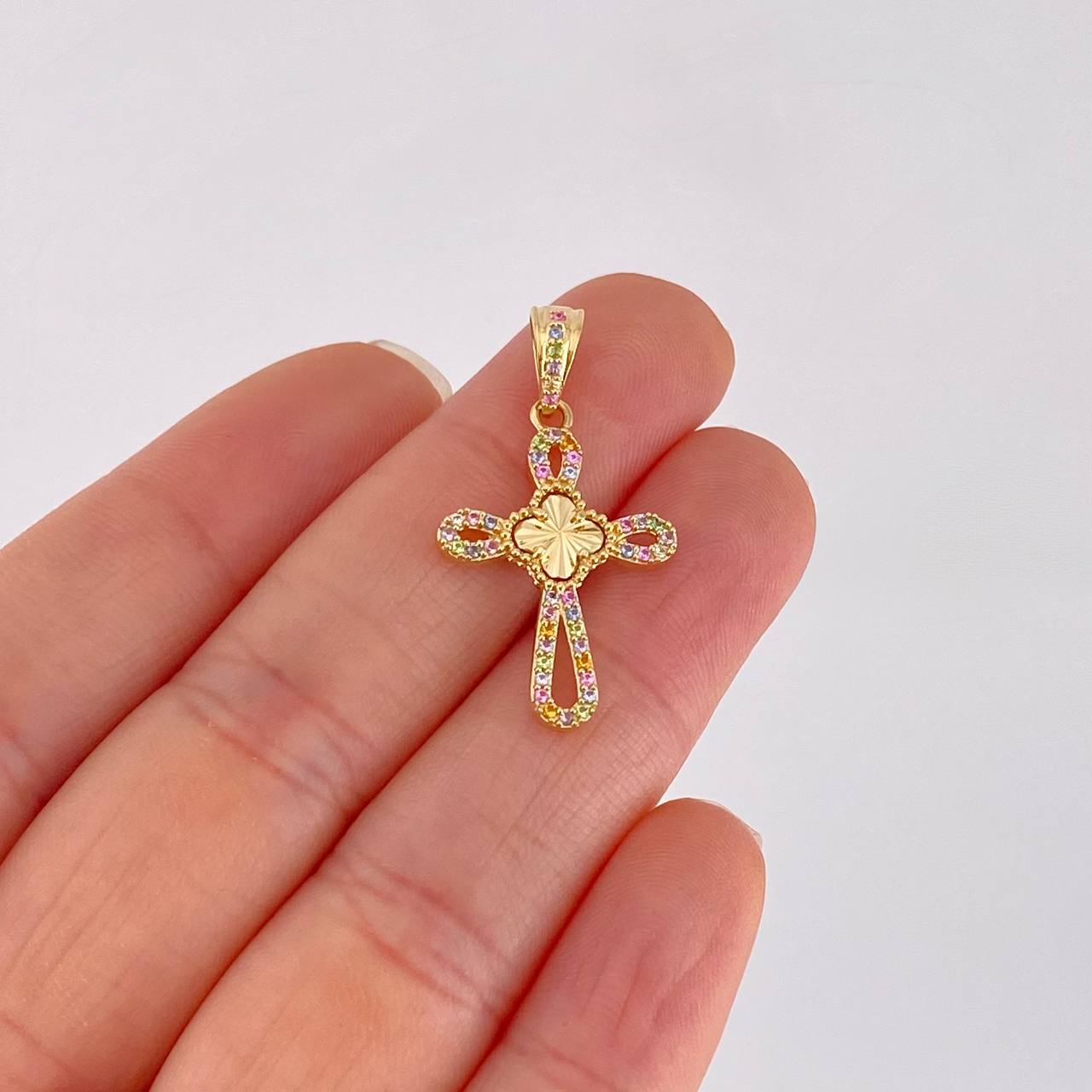 Dije Cruz Trebol 1.9g / 1 1/4 in Oro Amarillo 18K