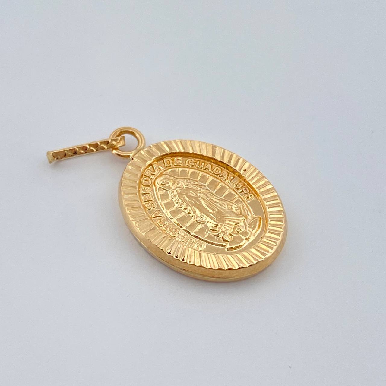 Dije Virgen Guadalupe 0.95gr / 1 in / Oro Amarillo 18K &
