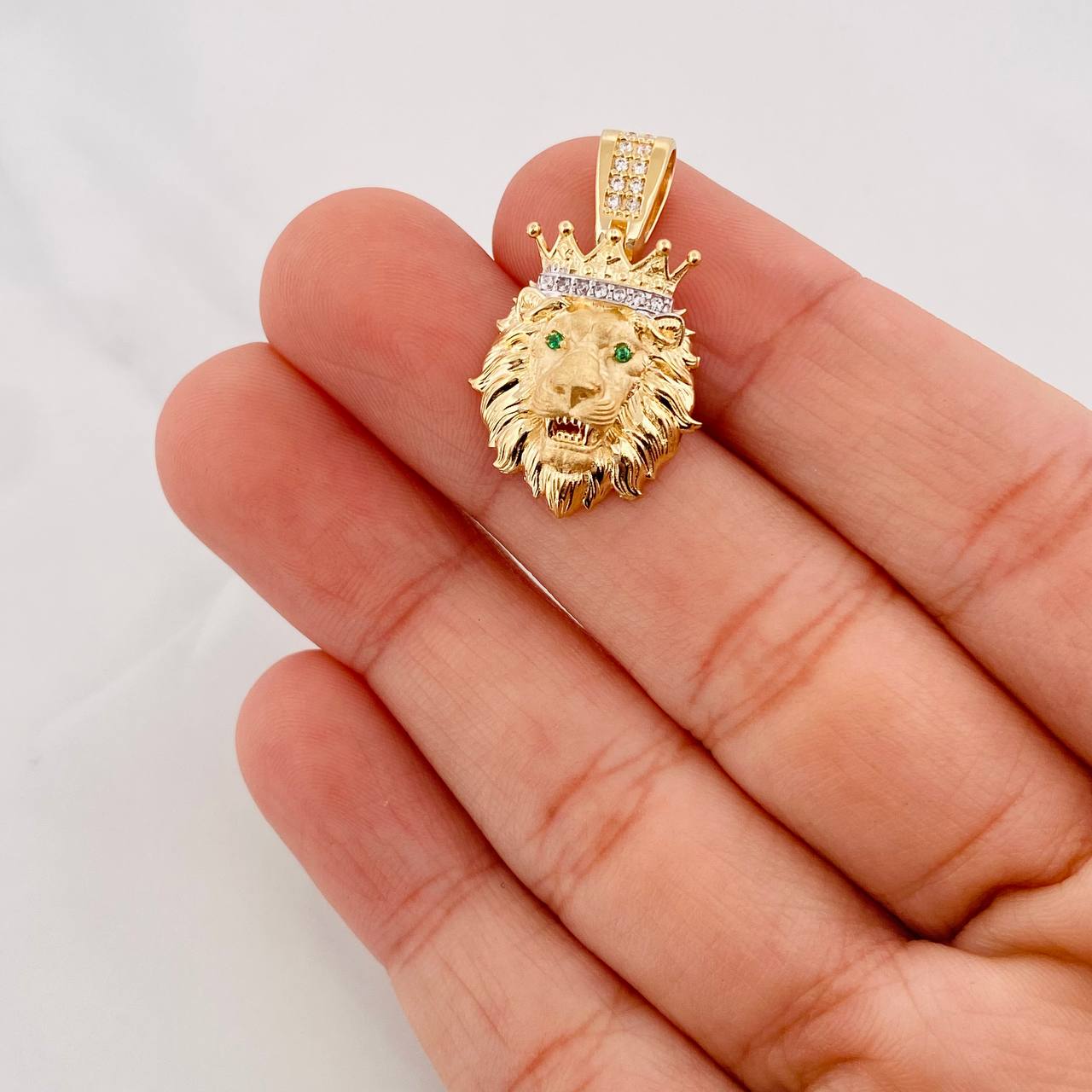 Dije Rostro León 3.35g / 1 1/4 in Dos Oros Amarillo Blanco 18K