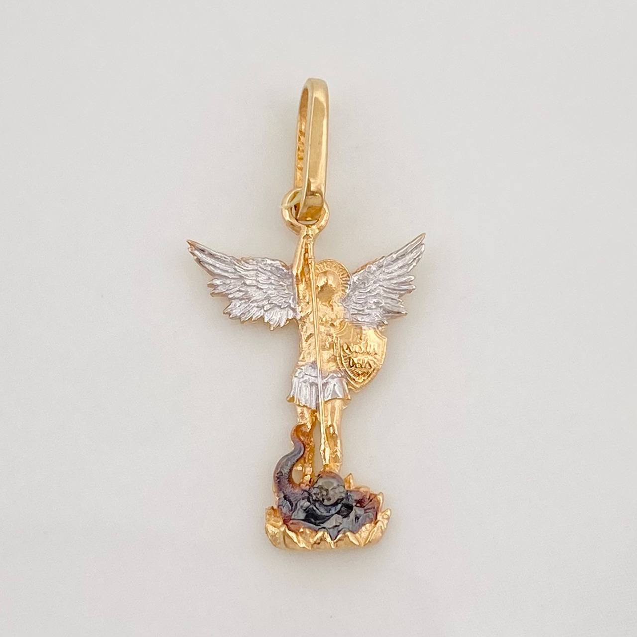 Dije San Miguel Arcangel 1.1g / 1 in Tres Oros 18K