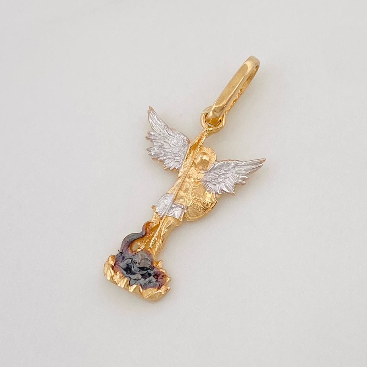 Dije San Miguel Arcangel 1.1g / 1 in Tres Oros 18K