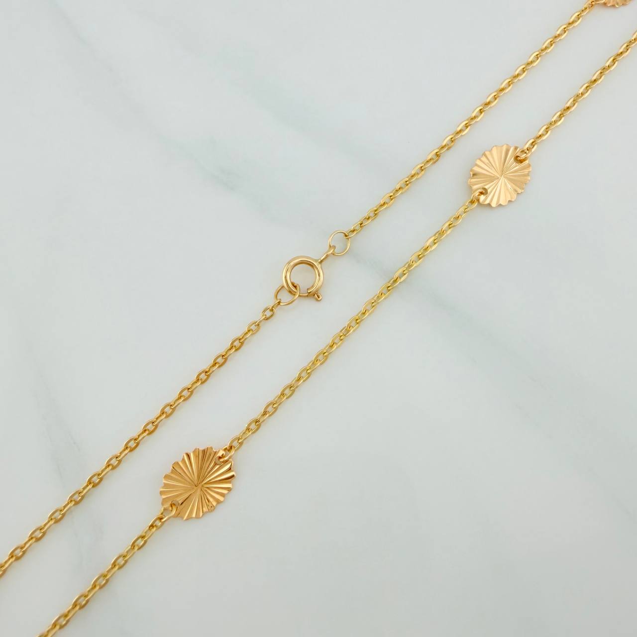 Cadena Ovalo Rayado 3.15gr / 16 1/4 in / 1mm Oro Amarillo 18K %