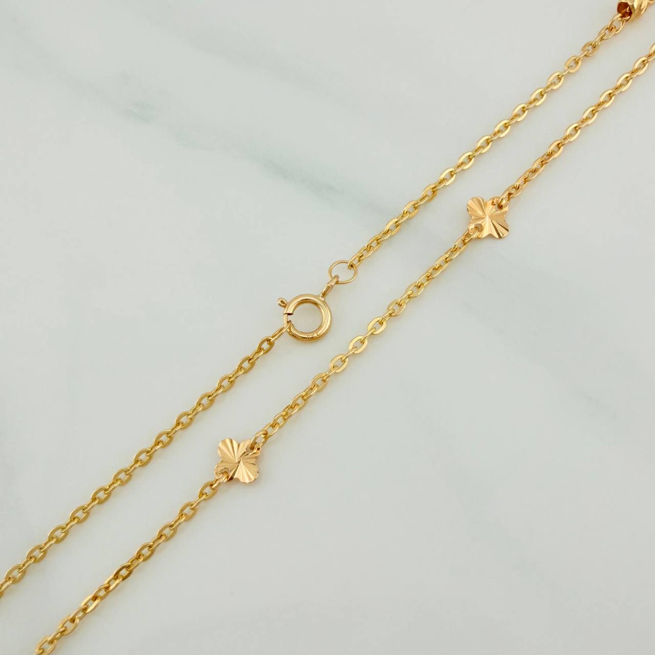 Cadena Trebol Aro Seguido 2.85gr / 16 1/4 in / 1mm Oro Amarillo 18K %