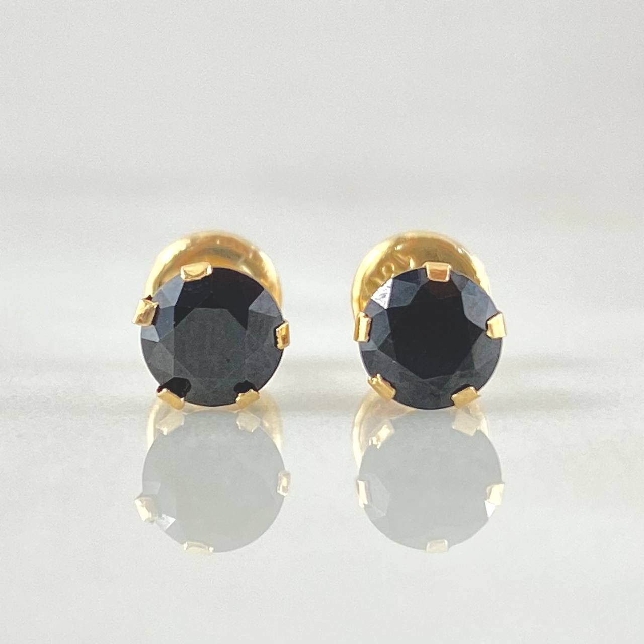 Beveled Stud Earrings 0.75gr / 18K Yellow Gold ©