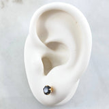 Beveled Stud Earrings 0.75gr / 18K Yellow Gold ©