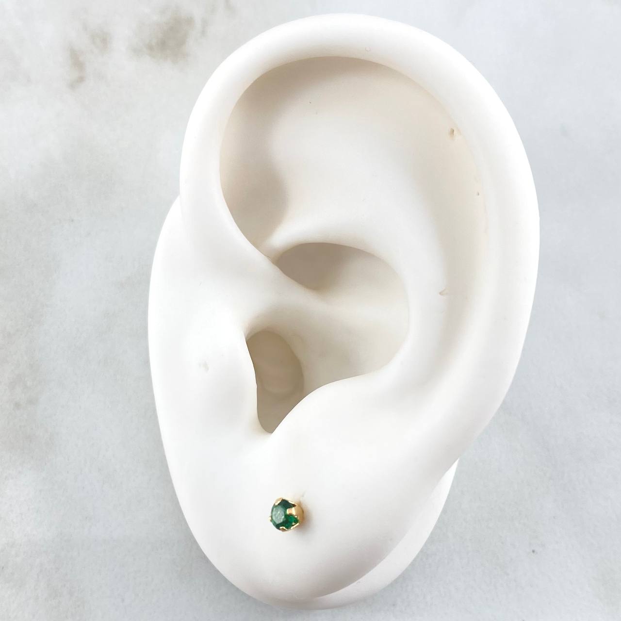 Bezel Stud Earrings 0.45gr / 18K Yellow Gold ©