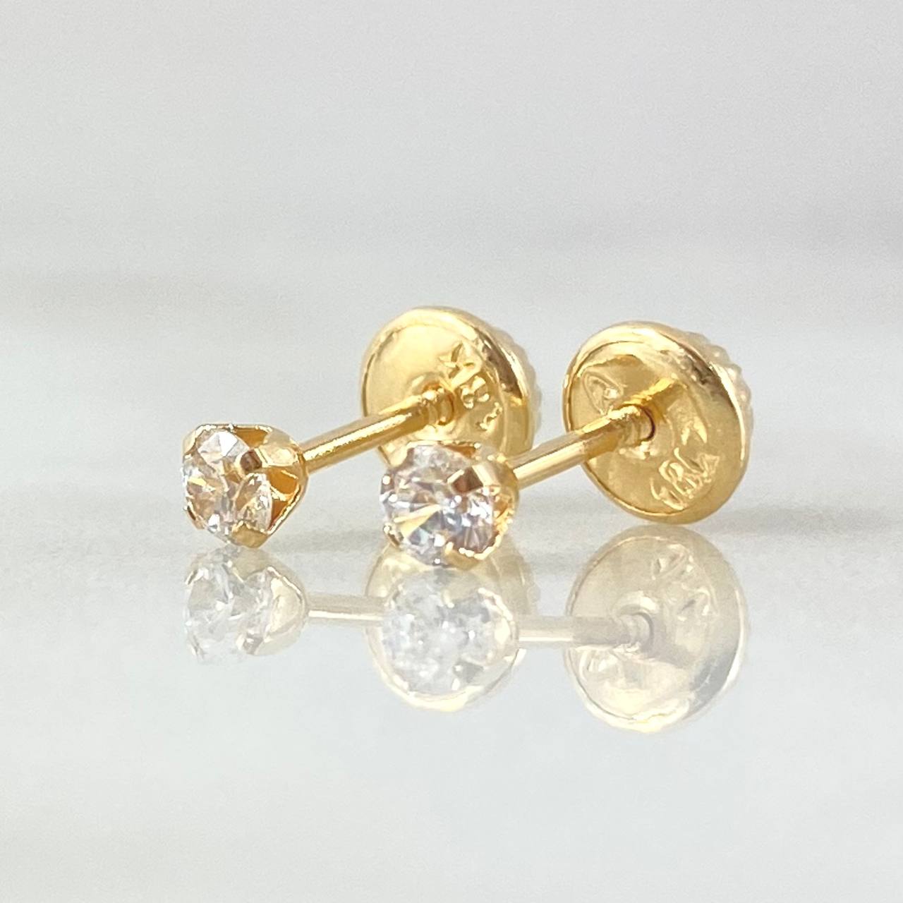 Beveled Stud Earrings 0.45gr / 18K Yellow Gold
