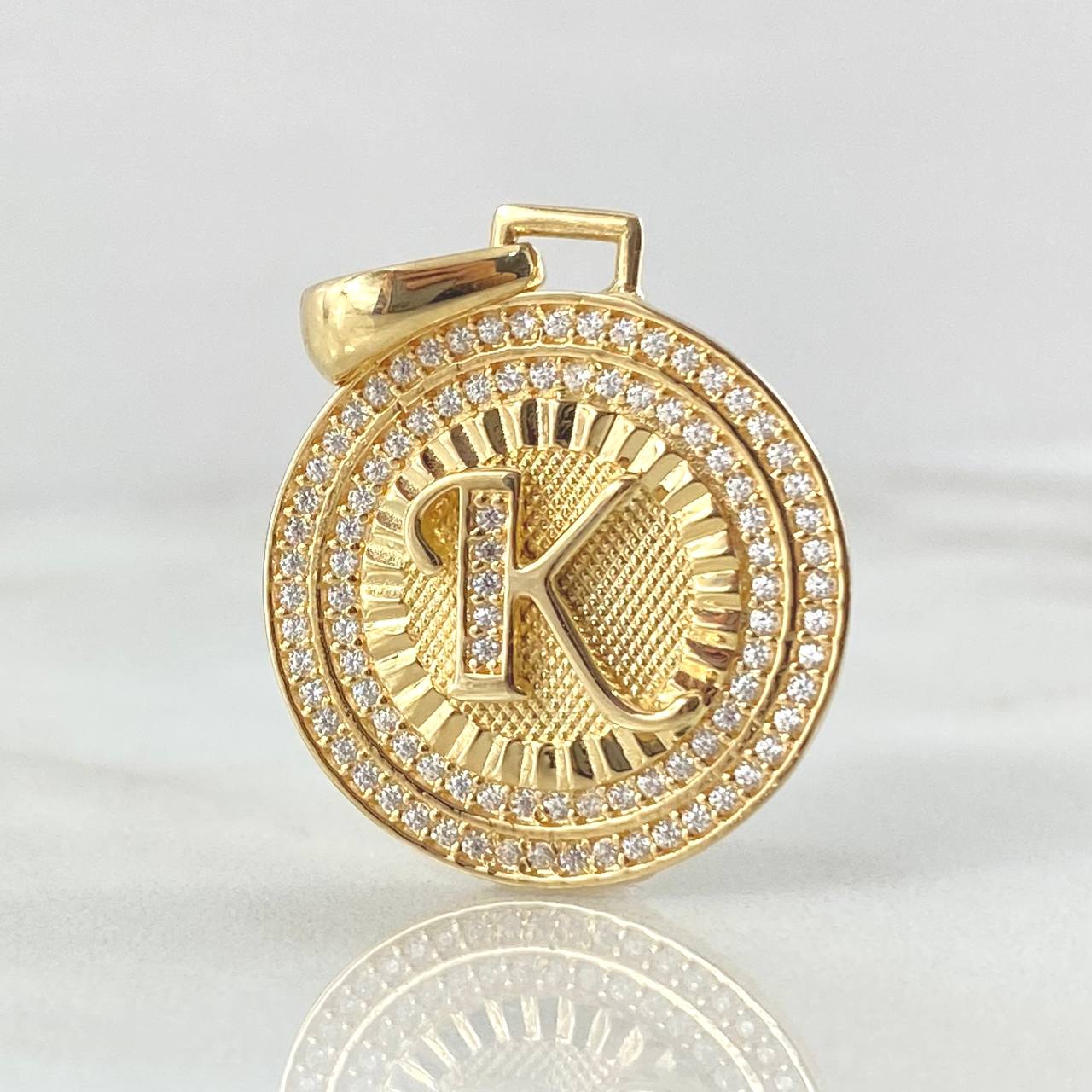 Dije Medalla Letra K 4.55gr / 1 1/4 in / Oro Amarillo 18K ©