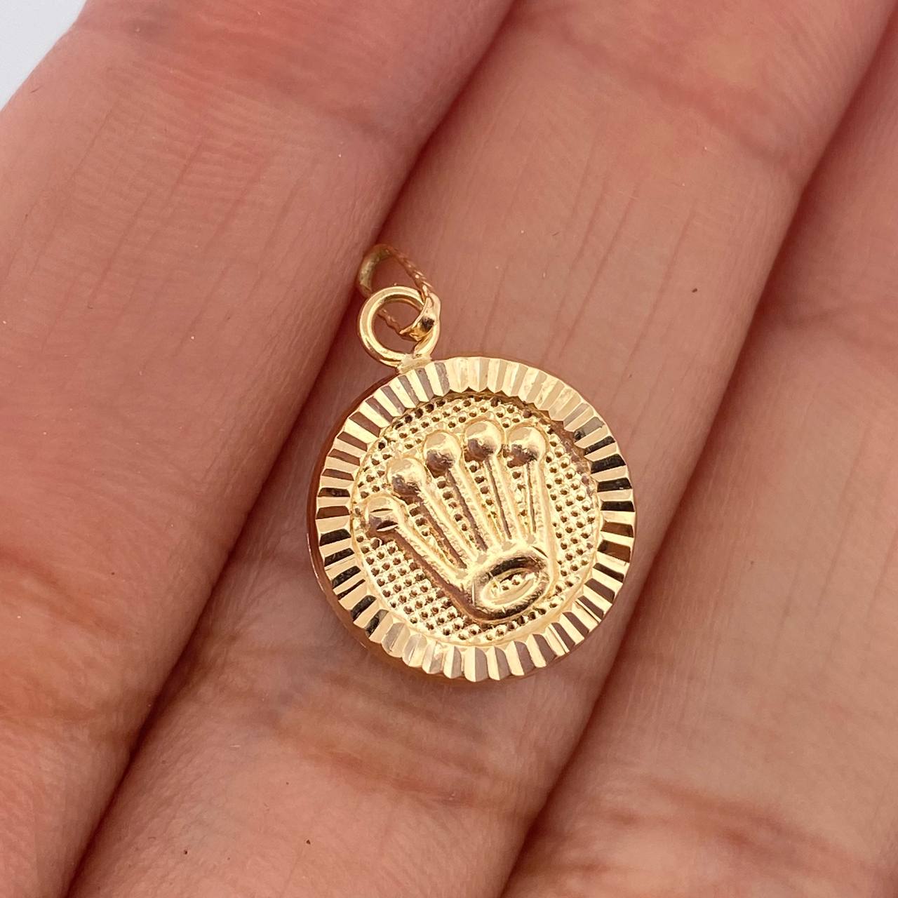 Pendant Crown 1.05gr / 1 in / 18K Yellow Gold %