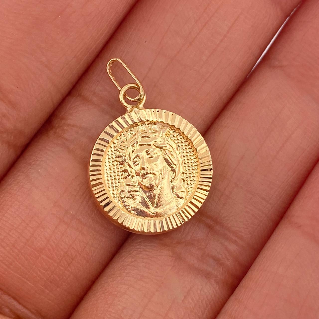 Dije Rostro Cristo 1.45gr / 1 in / Oro Amarillo 18K &