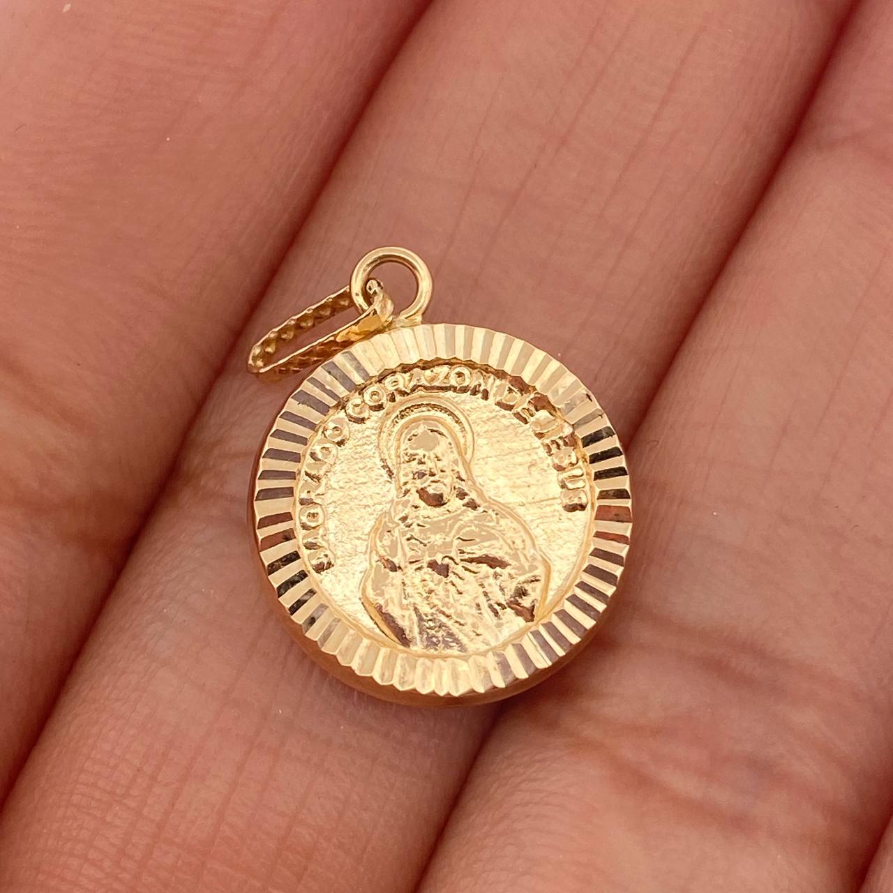 Pendant Sacred Heart 1.3gr / 1 in / 18K Yellow Gold %