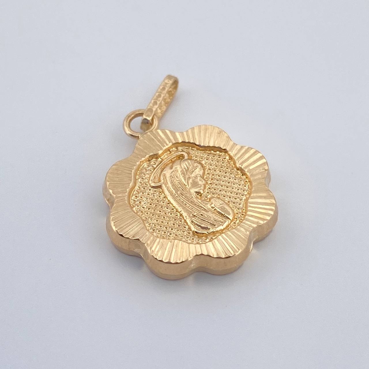 Dije Virgen Maria 0.85gr / 3/4 in / Oro Amarillo 18K &