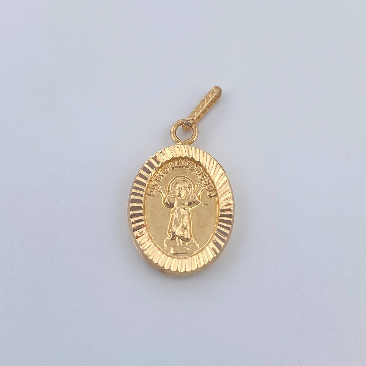 Pendant Divine Child Jesus 1.05gr / 1 in / 18K Yellow Gold &